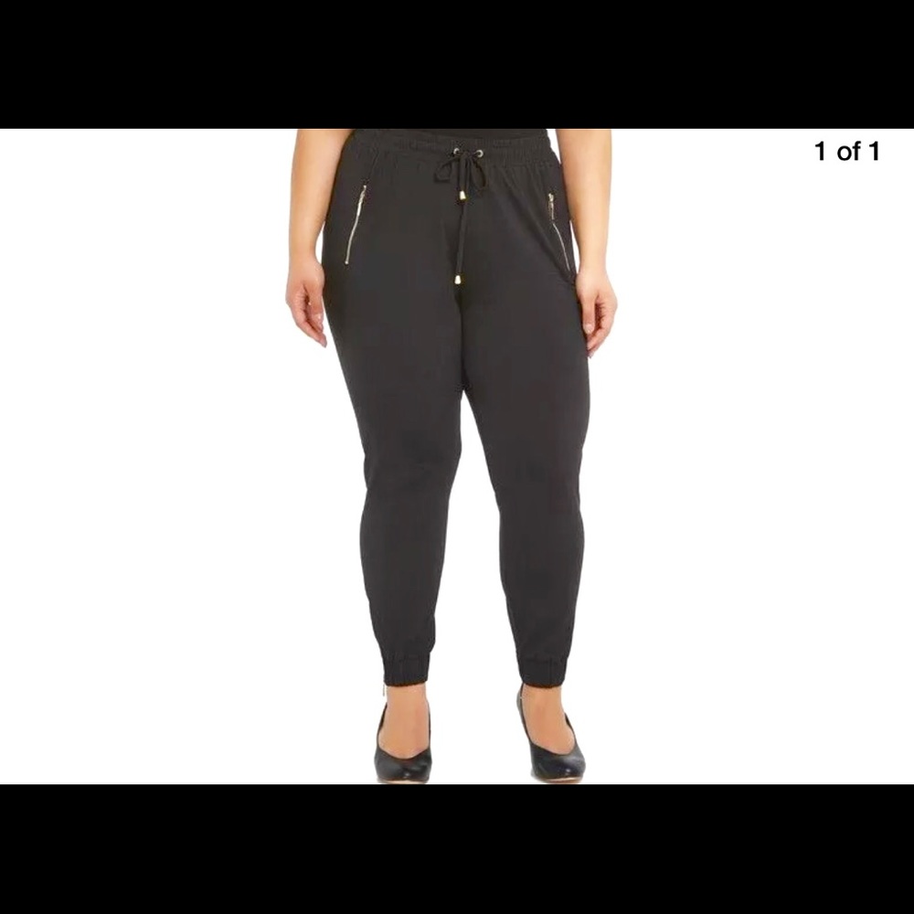 CHARLOTTE RUSSE - black joggers - Size Medium